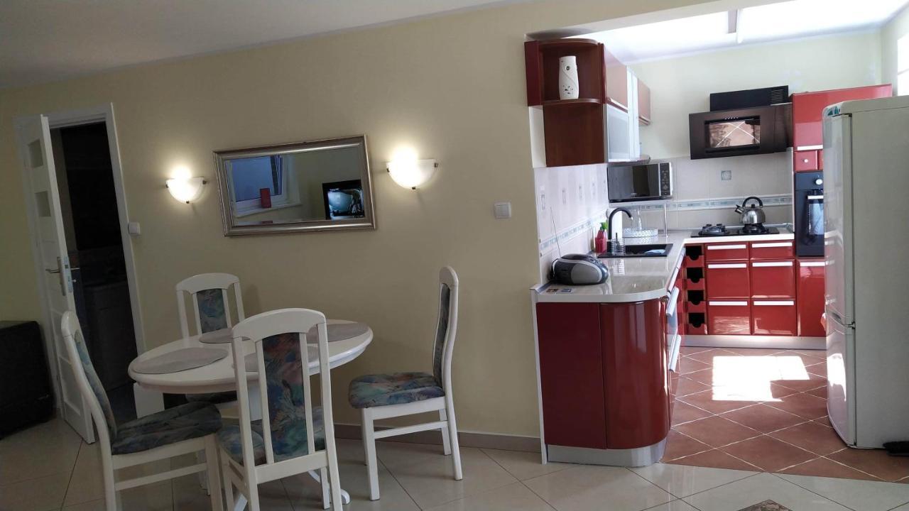 Apartamenty Junona Nad Morzem, W Domu Z Ogrodem, Obok Stegna I Jantar Junoszyno Buitenkant foto
