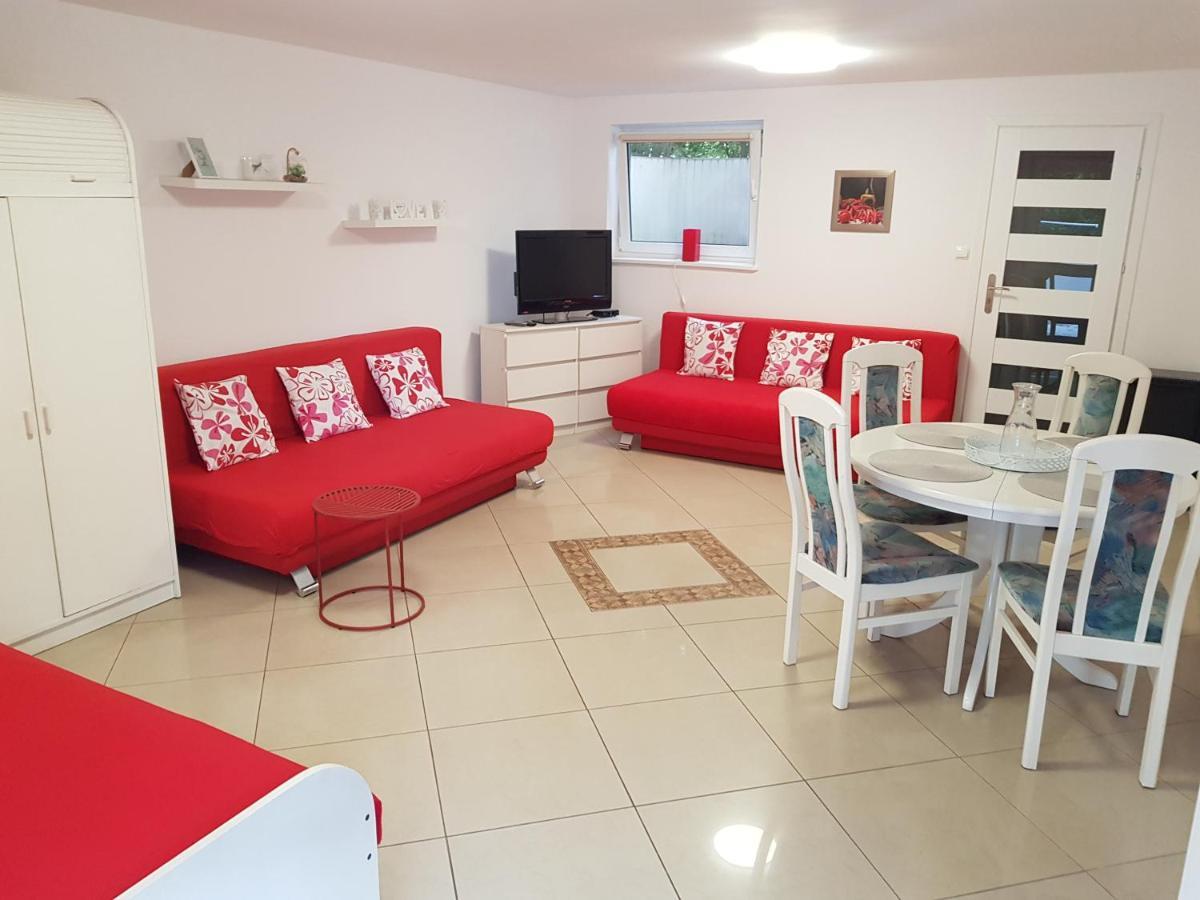 Apartamenty Junona Nad Morzem, W Domu Z Ogrodem, Obok Stegna I Jantar Junoszyno Buitenkant foto